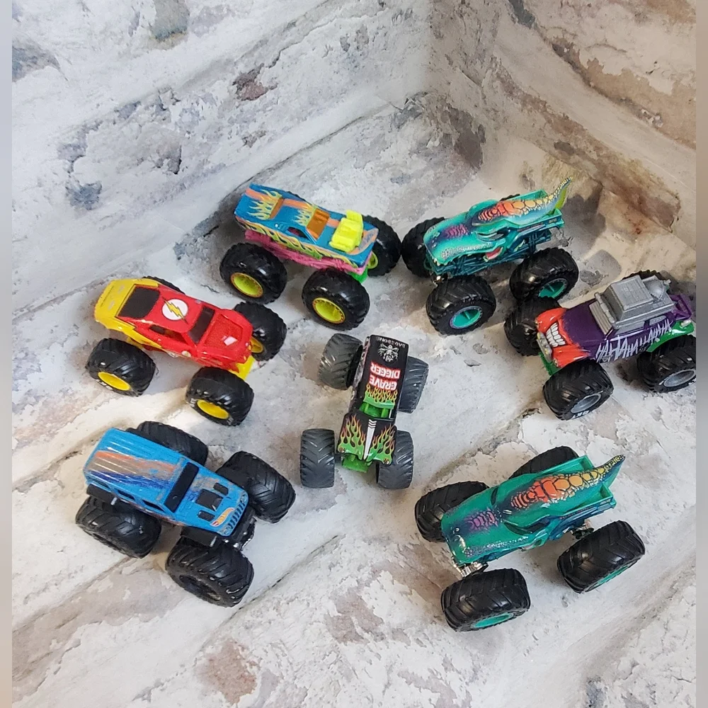 Hot Wheels Assorted Monster Truck Toys - 7 Pc Multicolor